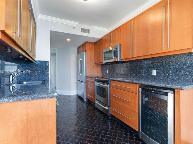 Apartment for rent  Unit #2103 - photo 7294344