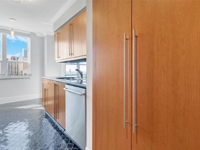 Apartment for rent  Unit #2103 - photo 7294346