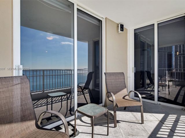 Apartment for rent  Unit #2103 - photo 7294348