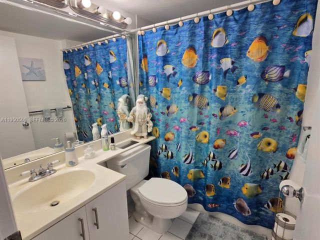 2-bedroom condo for sale in Aventura - 3300 NE 191st St 1202 - MondialRealty