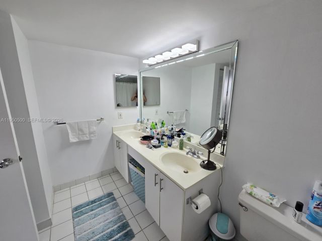 2-bedroom condo for sale in Aventura - 3300 NE 191st St 1202 - MondialRealty