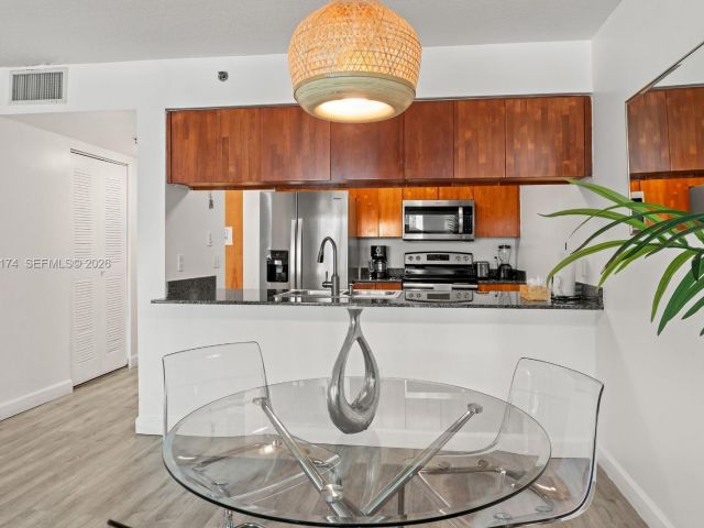 Apartment for sale  Unit #2414 - photo 7265878