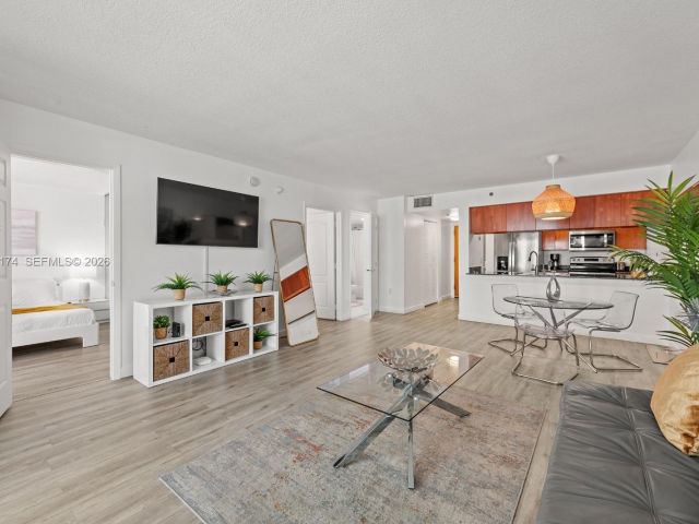 Apartment for sale  Unit #2414 - photo 7265881