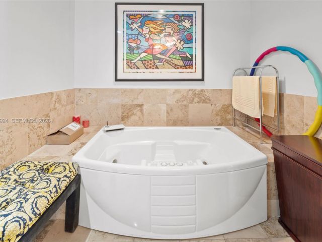 Apartment for sale  Unit #1401 - photo 7265650