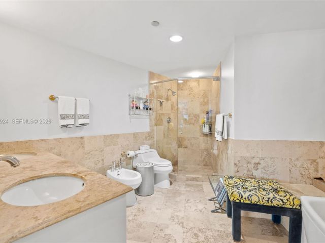 Apartment for sale  Unit #1401 - photo 7265653