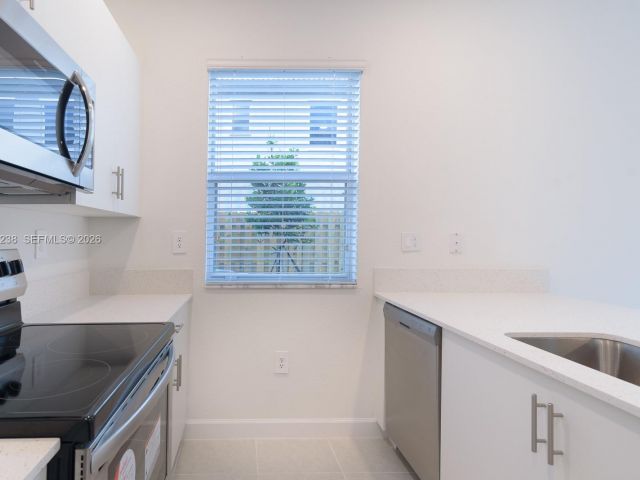 3-bedroom home for rent in Homestead - 2683 SE 11th St - MondialRealty