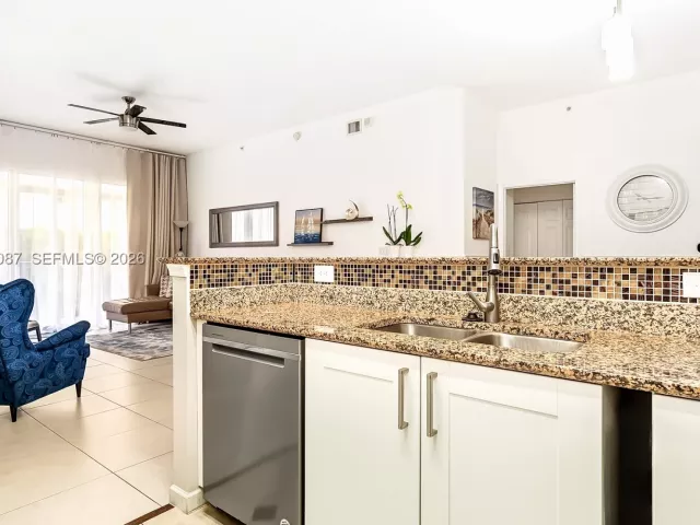 2-bedroom condo for sale in Hallandale Beach - 2080 S Ocean Dr 103 - MondialRealty