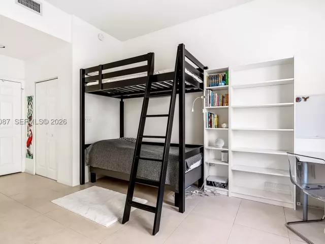 2-bedroom condo for sale in Hallandale Beach - 2080 S Ocean Dr 103 - MondialRealty