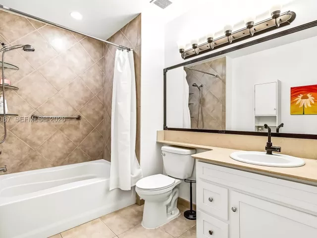 2-bedroom condo for sale in Hallandale Beach - 2080 S Ocean Dr 103 - MondialRealty