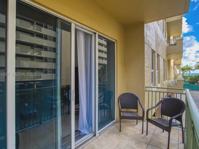 2-bedroom condo for sale in Hallandale Beach - 2080 S Ocean Dr 103 - MondialRealty
