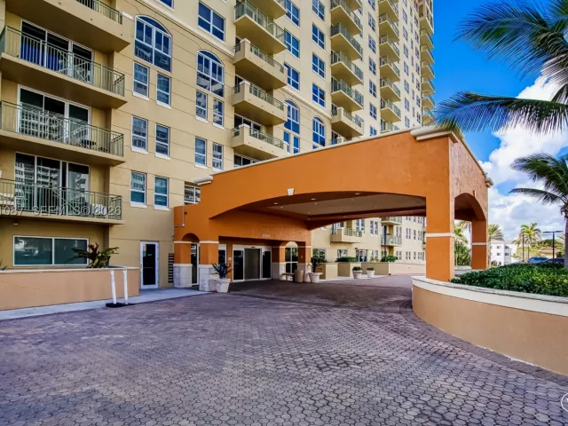 2-bedroom condo for sale in Hallandale Beach - 2080 S Ocean Dr 103 - MondialRealty
