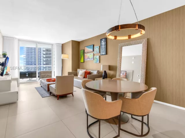 1-bedroom condo for sale in Hollywood - 4111 S Ocean Dr 1507 - MondialRealty