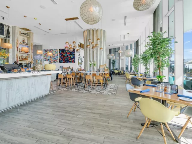 1-bedroom condo for sale in Hollywood - 4111 S Ocean Dr 1507 - MondialRealty