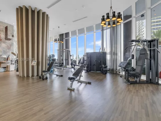 1-bedroom condo for sale in Hollywood - 4111 S Ocean Dr 1507 - MondialRealty