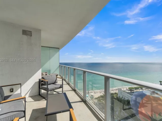 1-bedroom condo for sale in Hollywood - 4111 S Ocean Dr 1507 - MondialRealty