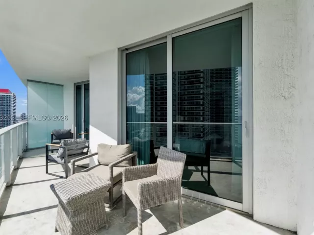 1-bedroom condo for sale in Hollywood - 4111 S Ocean Dr 1507 - MondialRealty