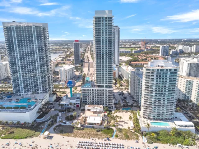 1-bedroom condo for sale in Hollywood - 4111 S Ocean Dr 1507 - MondialRealty
