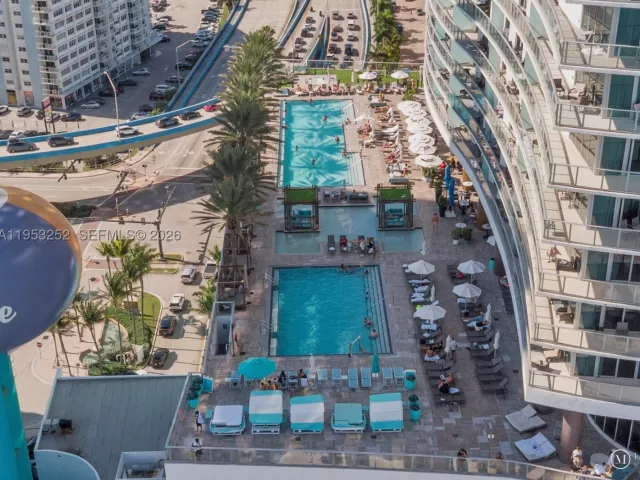 1-bedroom condo for sale in Hollywood - 4111 S Ocean Dr 1507 - MondialRealty
