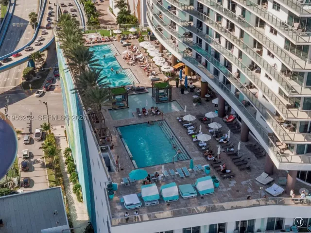 1-bedroom condo for sale in Hollywood - 4111 S Ocean Dr 1507 - MondialRealty