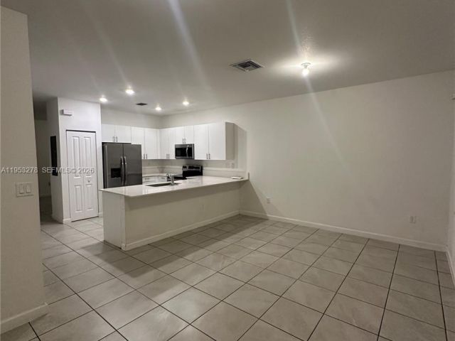 3-bedroom home for rent in Homestead - 11869 SW 246th Ter 0 - MondialRealty