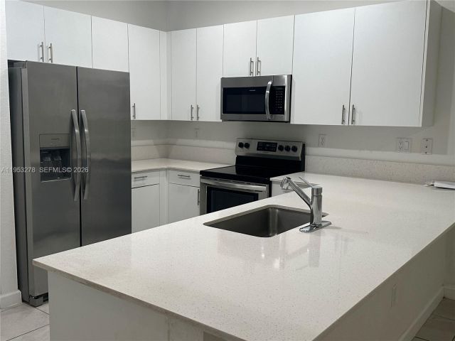 3-bedroom home for rent in Homestead - 11869 SW 246th Ter 0 - MondialRealty