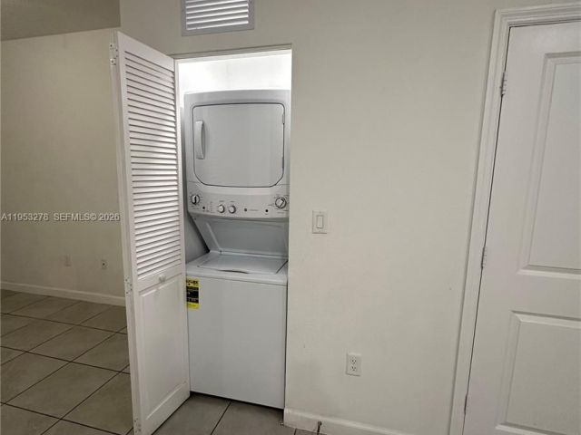 3-bedroom home for rent in Homestead - 11869 SW 246th Ter 0 - MondialRealty