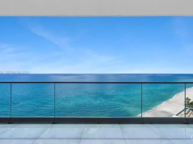 3-bedroom condo for rent in Sunny Isles Beach - 18975 Collins Ave 2101 - MondialRealty