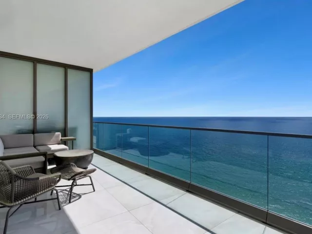 3-bedroom condo for rent in Sunny Isles Beach - 18975 Collins Ave 2101 - MondialRealty