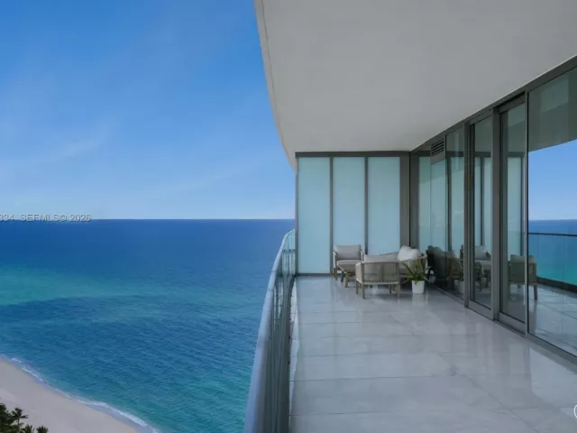 3-bedroom condo for rent in Sunny Isles Beach - 18975 Collins Ave 2101 - MondialRealty