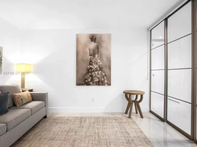 3-bedroom condo for rent in Sunny Isles Beach - 18975 Collins Ave 2101 - MondialRealty