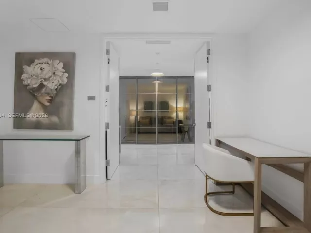 3-bedroom condo for rent in Sunny Isles Beach - 18975 Collins Ave 2101 - MondialRealty
