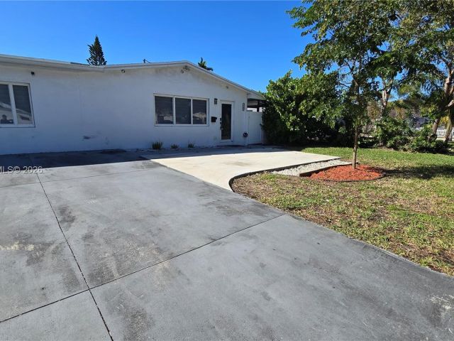 3-bedroom home for rent in Hollywood -  - MondialRealty