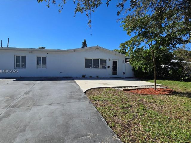 3-bedroom home for rent in Hollywood -  - MondialRealty