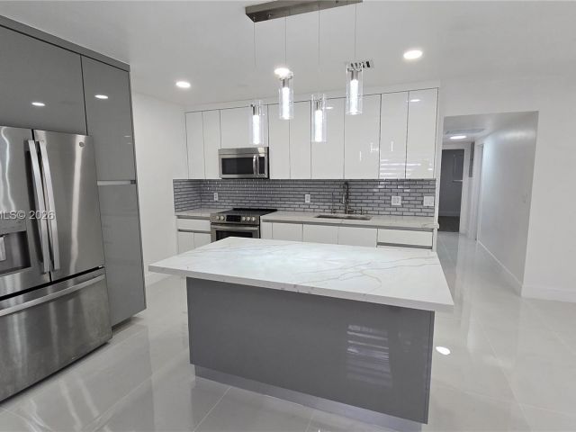 3-bedroom home for rent in Hollywood -  - MondialRealty