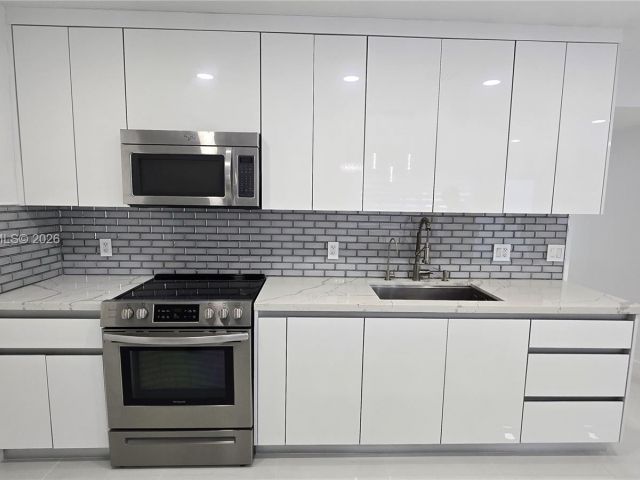 3-bedroom home for rent in Hollywood -  - MondialRealty
