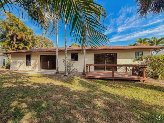 3-bedroom home for sale in West Palm Beach - 2660 Starwood Cir - MondialRealty