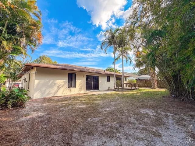 3-bedroom home for sale in West Palm Beach - 2660 Starwood Cir - MondialRealty