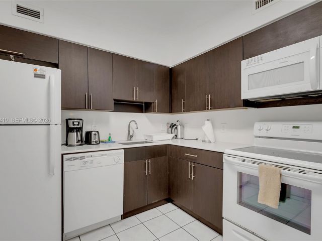 Apartment for sale  Unit #729 - photo 7262924