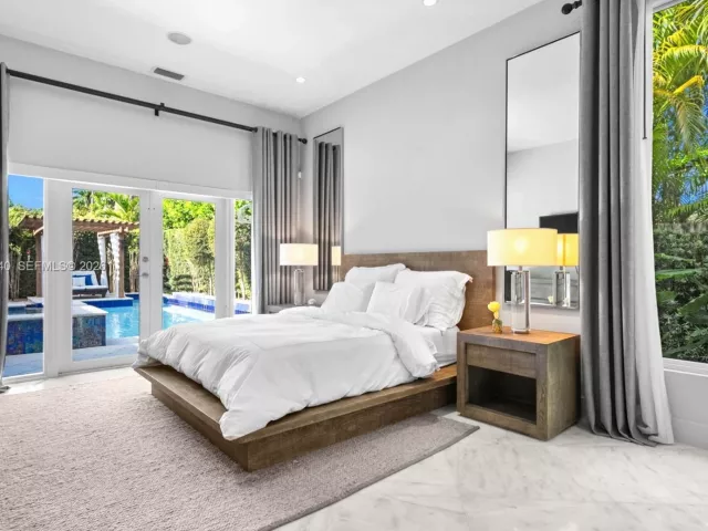 5-bedroom home for sale in Bay Harbor Islands - 1251 Kane Concourse - MondialRealty