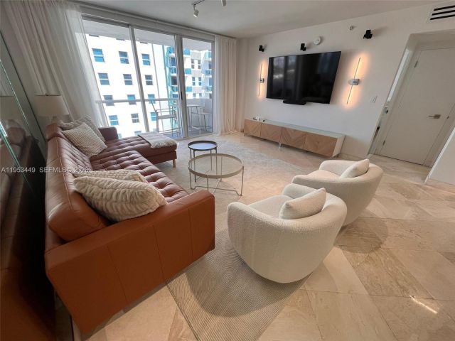 Apartment for rent  Unit #1111 - photo 7432674