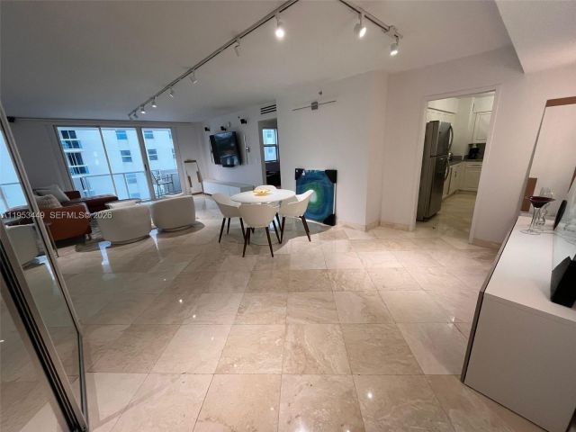 Apartment for rent  Unit #1111 - photo 7432676