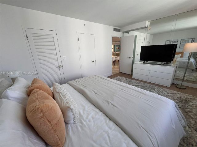 Apartment for rent  Unit #1111 - photo 7432686