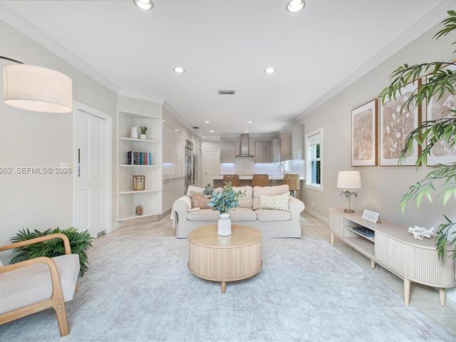 Home for sale at 164 W Mashta Dr - photo 7295347