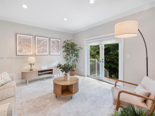 Home for sale at 164 W Mashta Dr - photo 7295348