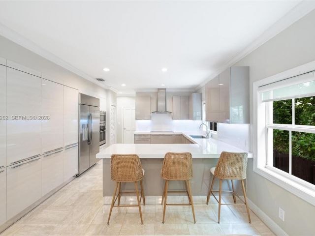 Home for sale at 164 W Mashta Dr - photo 7295350