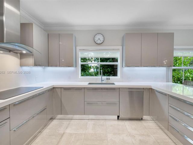 Home for sale at 164 W Mashta Dr - photo 7295351