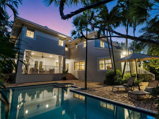 Home for sale at 164 W Mashta Dr - photo 7295360