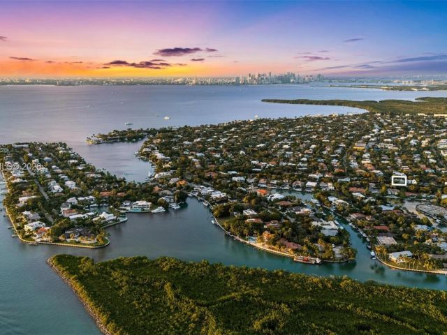 Home for sale at 164 W Mashta Dr - photo 7295361