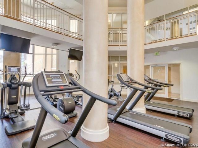 Apartment for rent  Unit #2004 - photo 7264202