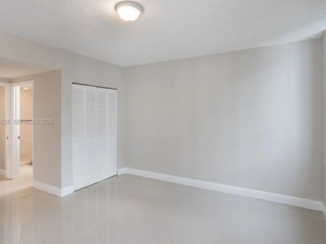 Apartment for rent  Unit #2004 - photo 7264208